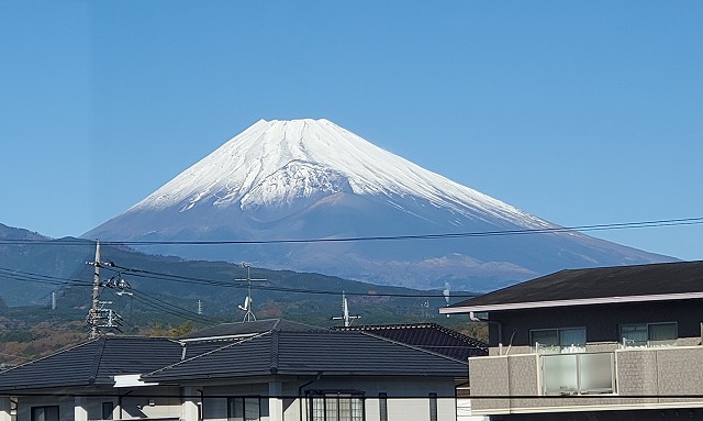☆ 事務所からの富士山 ☆